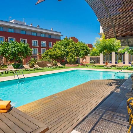 Apartaments Suites Sant Jordi Montbrió del Camp Kültér fotó